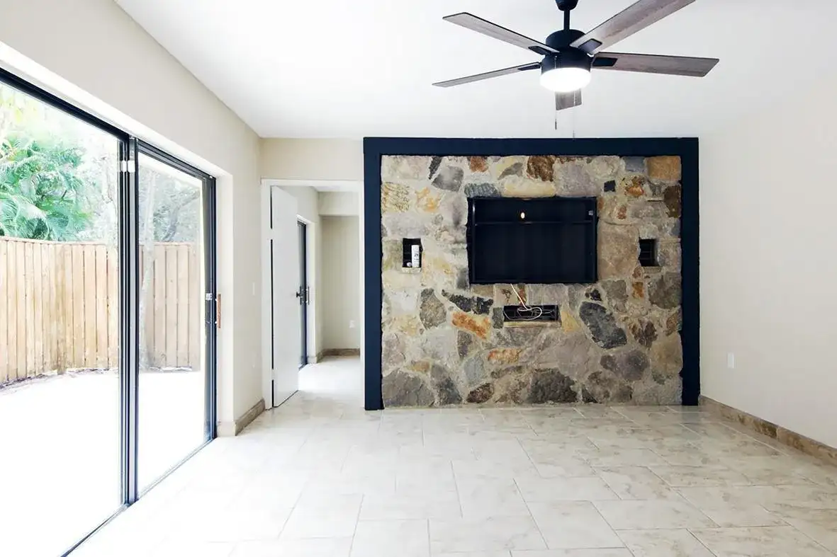 1700 Embassy Drive Apt 402, West Palm Beach FL 33401 photo 3