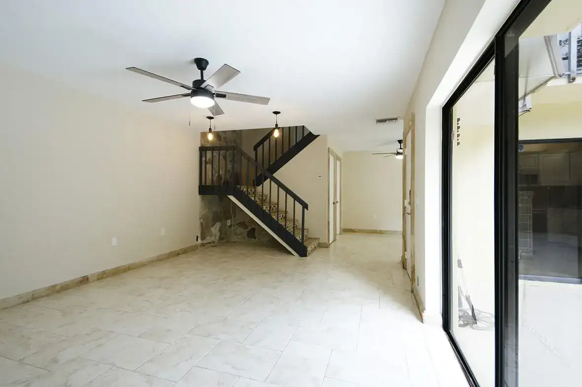 1700 Embassy Drive Apt 402, West Palm Beach FL 33401 photo 5
