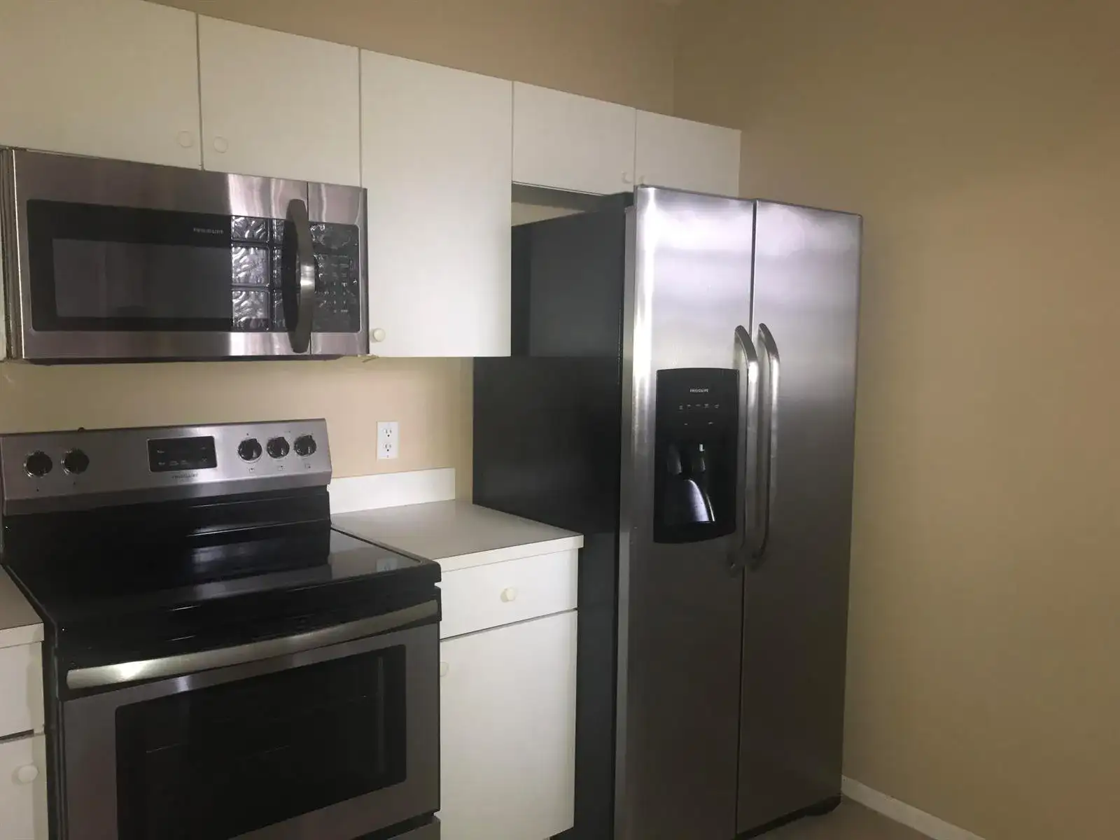 1095 Golden Lakes Boulevard, West Palm Beach FL 33411 photo 3