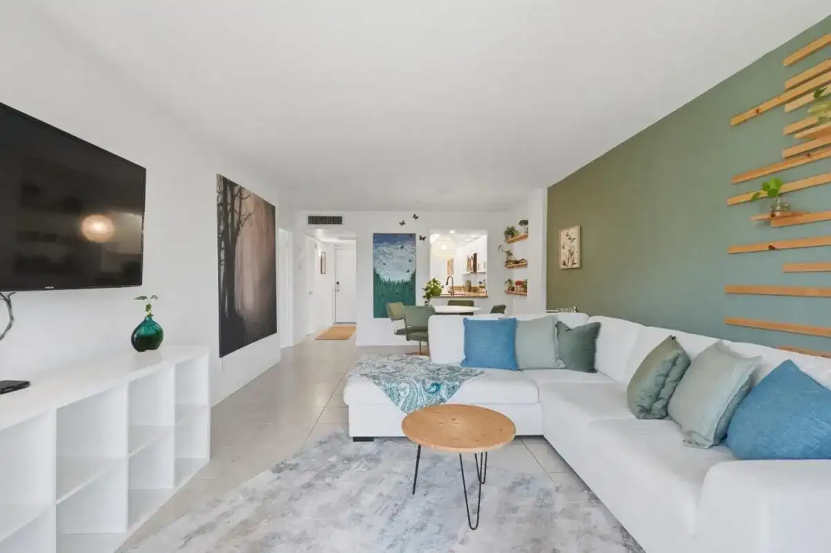 108 ROYAL PARK Drive # 1D, Oakland Park FL 33309
