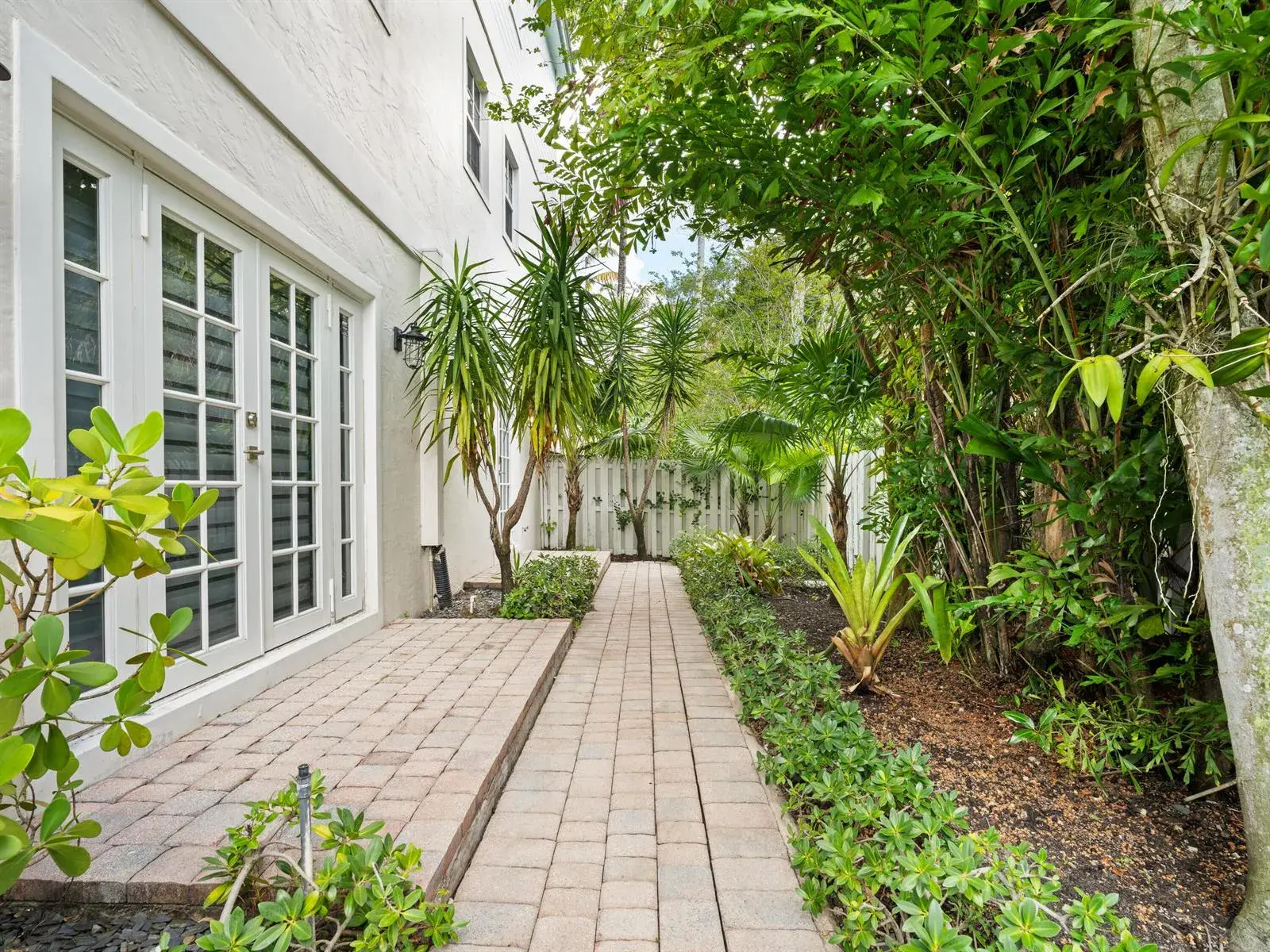 1101 Waverly Road, Fort Lauderdale FL 33312