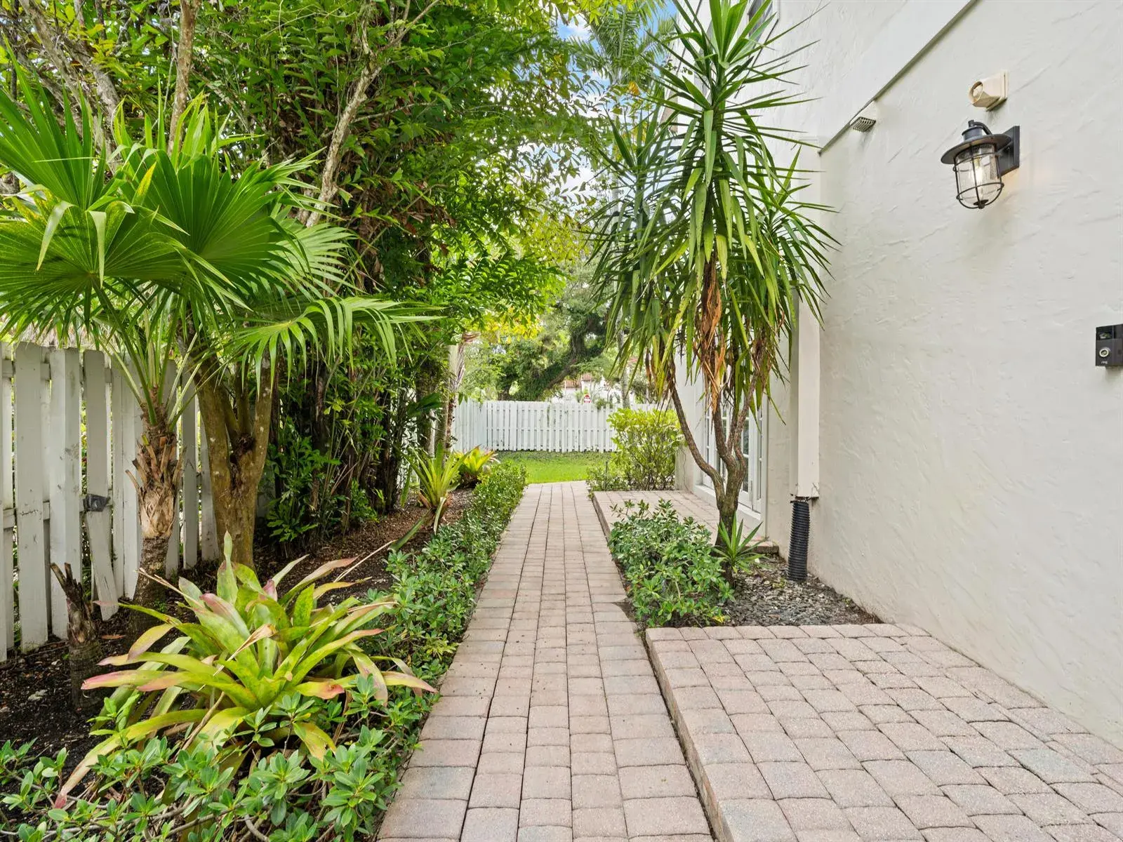 1101 Waverly Road, Fort Lauderdale FL 33312