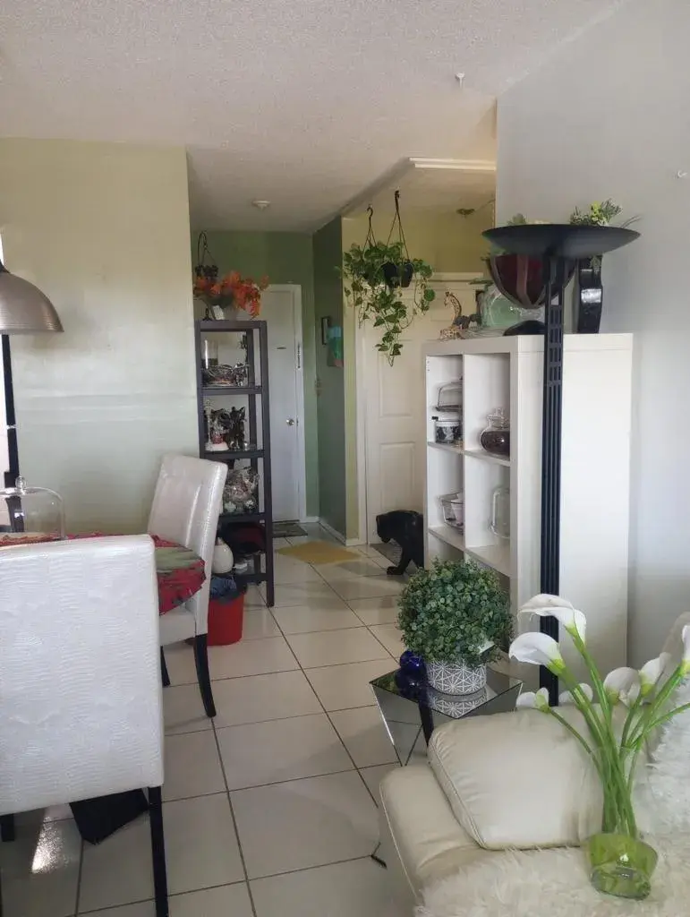 1250 E SAMPLE Road # 307, Pompano Beach FL 33064