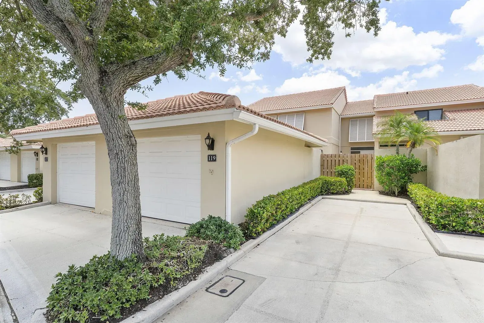 119 OLD MEADOW Way, Palm Beach Gardens FL 33418