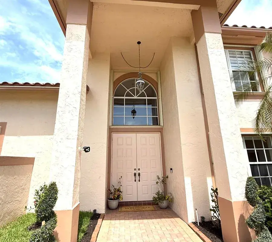 9392 Cascade Court, Boynton Beach FL 33437