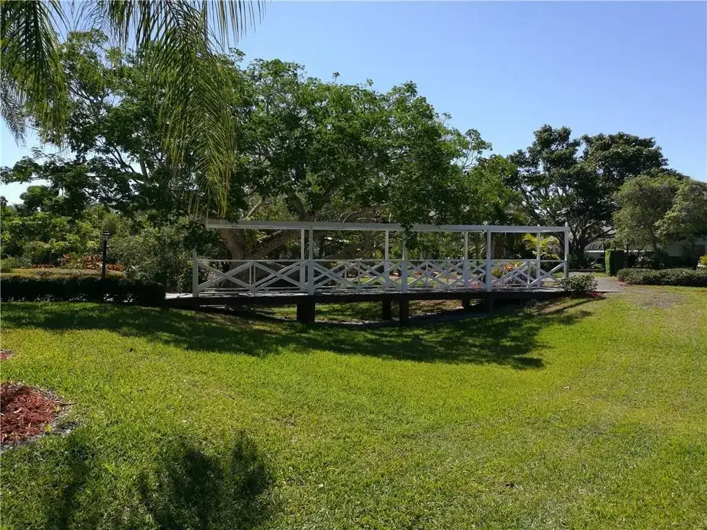 2950 SE OCEAN Boulevard # 6, Stuart FL 34996 photo 2