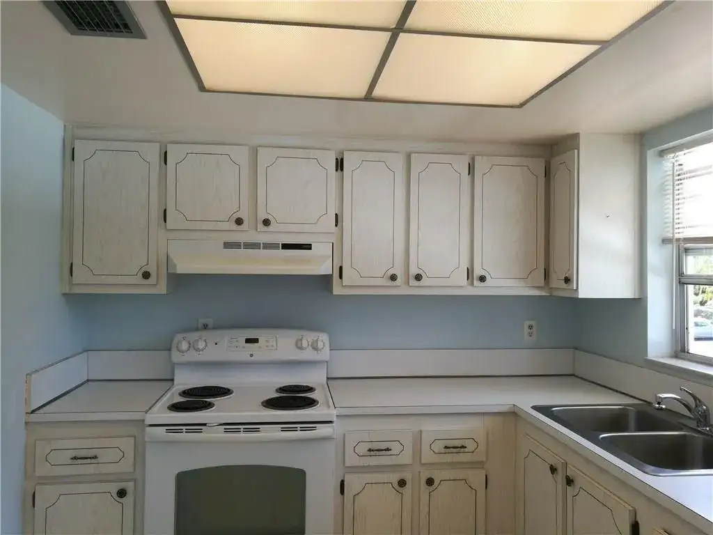 2950 SE OCEAN Boulevard # 6, Stuart FL 34996 photo 4