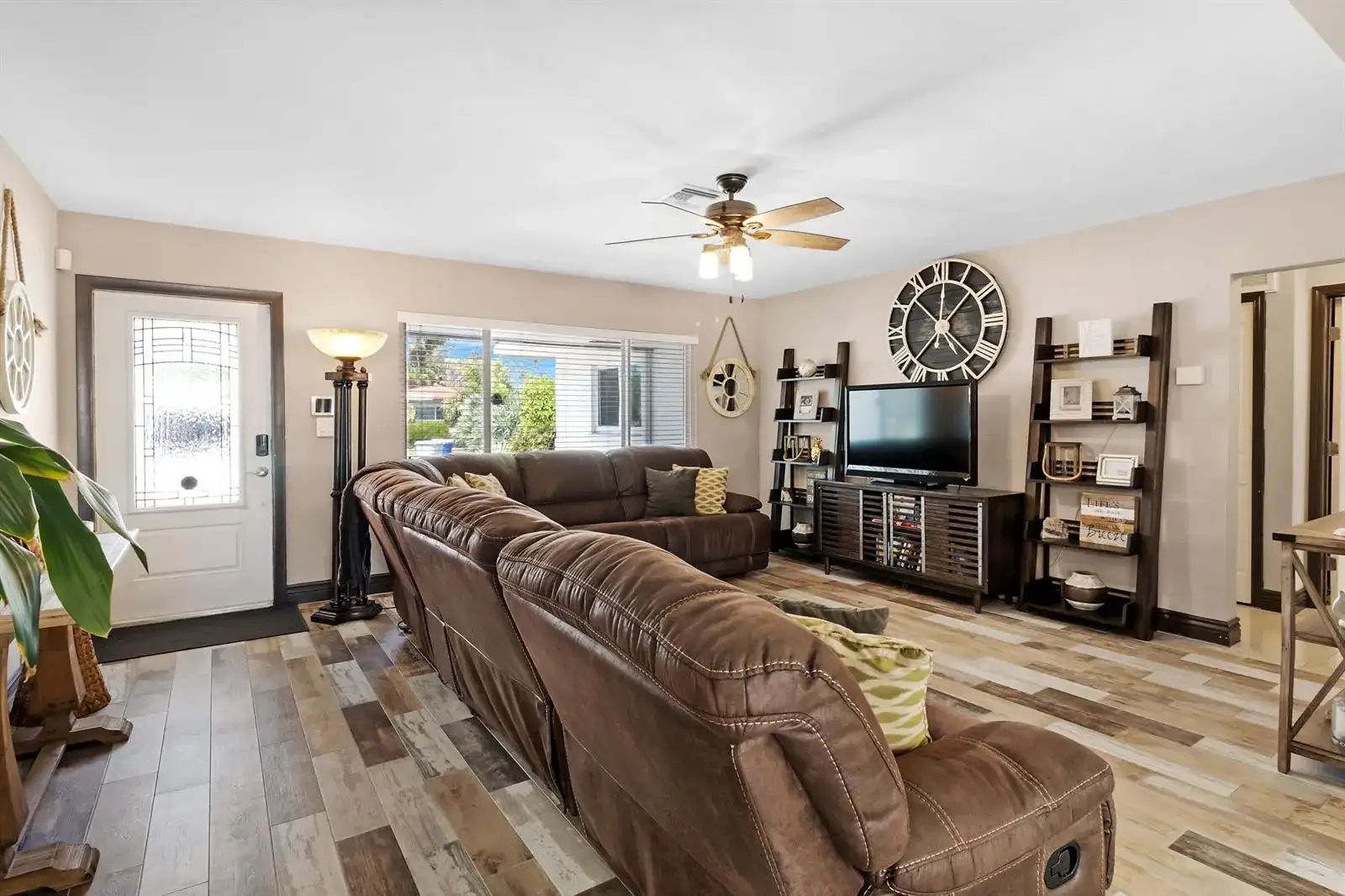 981 SE 10TH Court, Pompano Beach FL 33060 photo 3