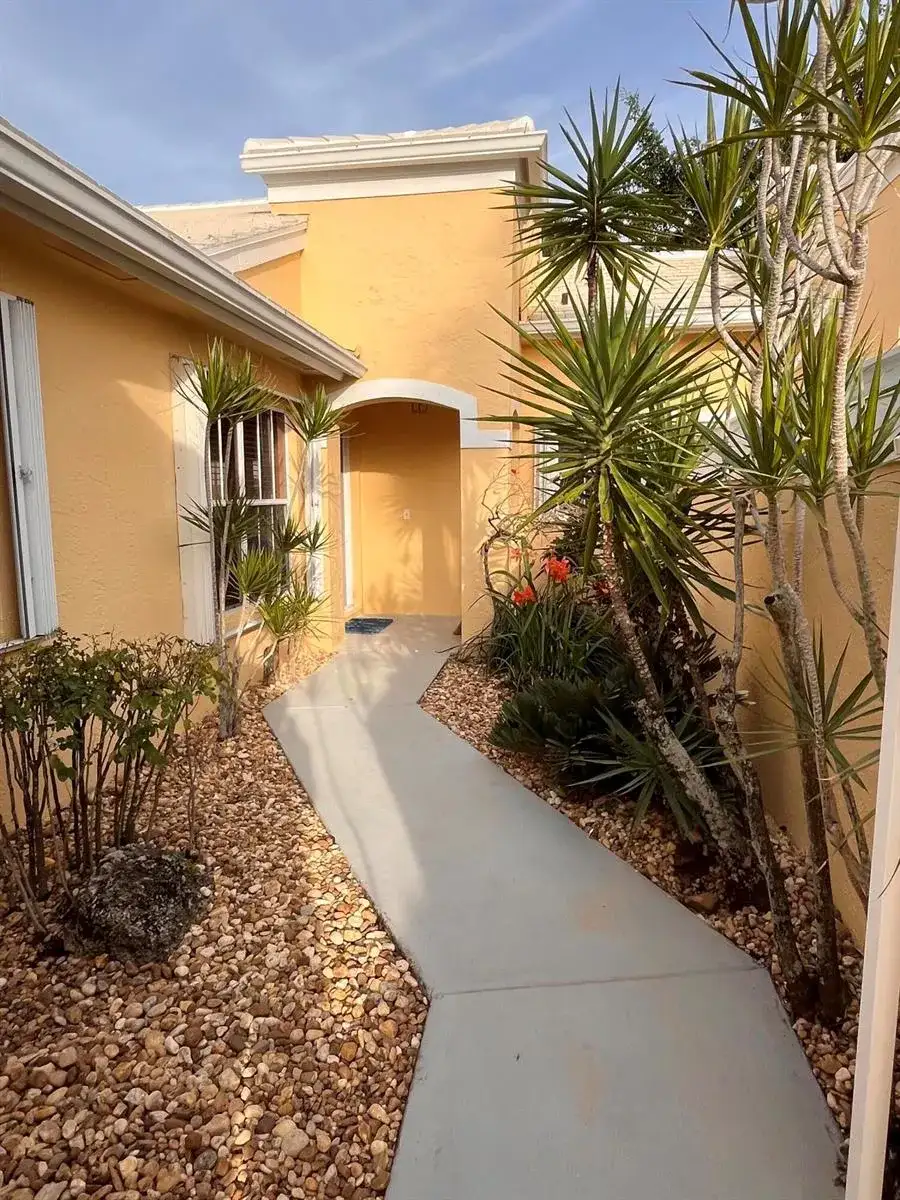 2660 Neaton Court, Wellington FL 33414 photo 3