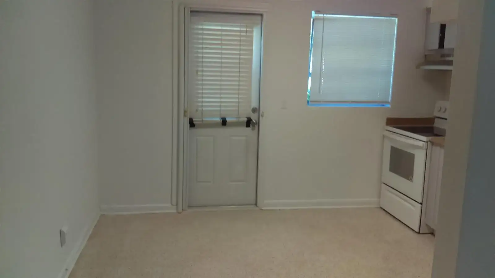 828 PROSPERITY FARMS Road, North Palm Beach FL 33408 photo 3