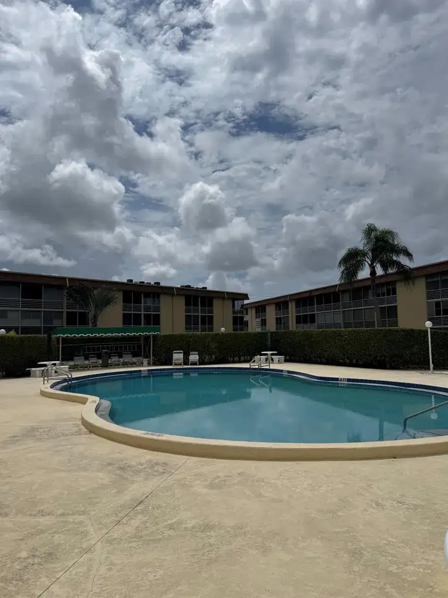 700 VILLAGE GREEN Court # 221, Palm Springs FL 33461 photo 2