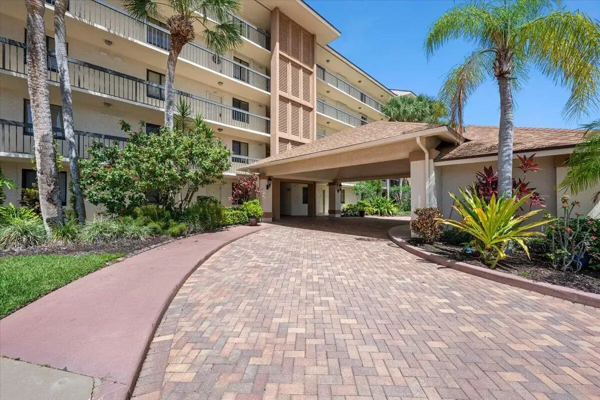 2001 Marina Isle Way # 405, Jupiter FL 33477 photo 2