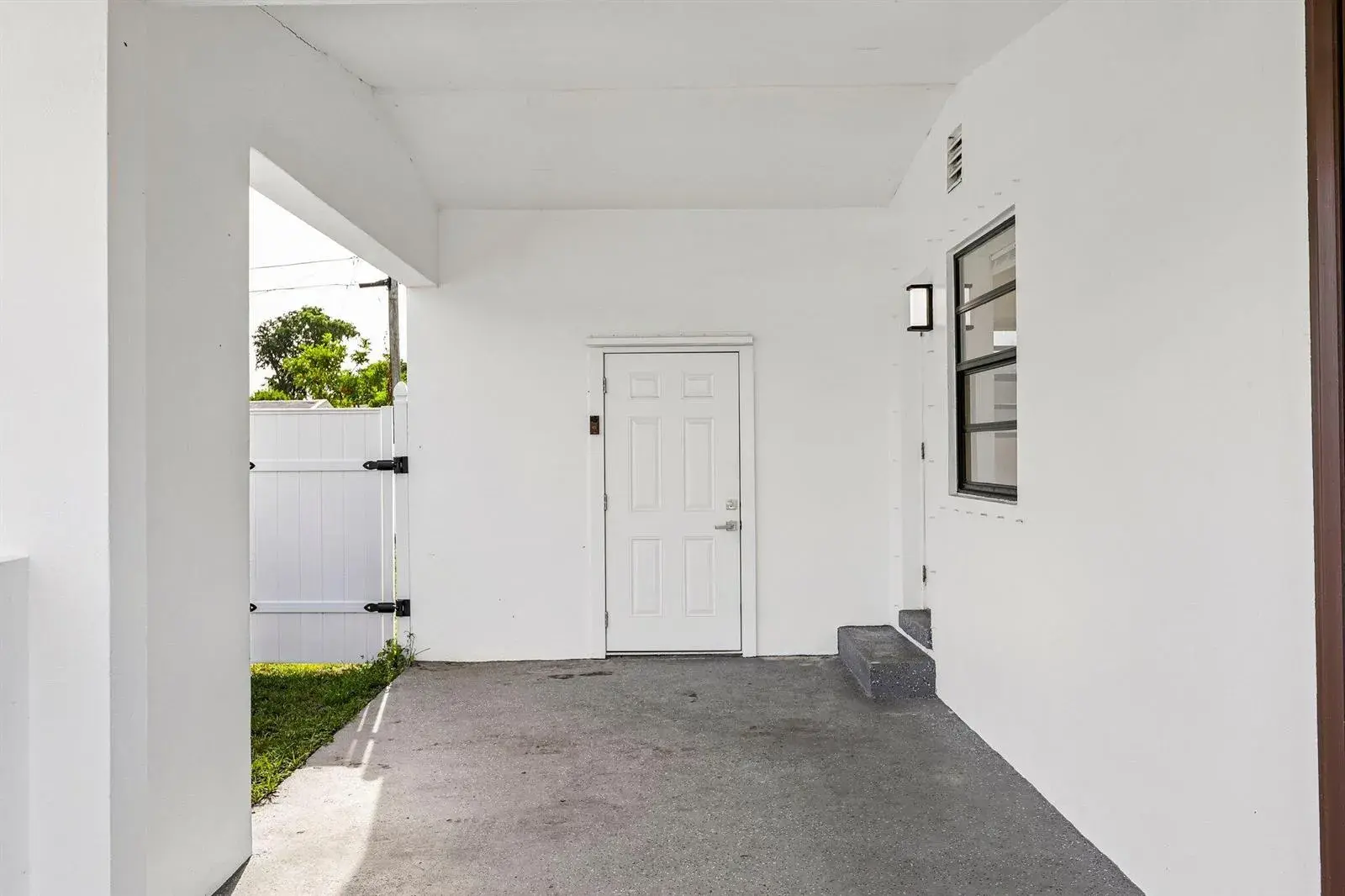 1200 NW 19TH Avenue, Fort Lauderdale FL 33311