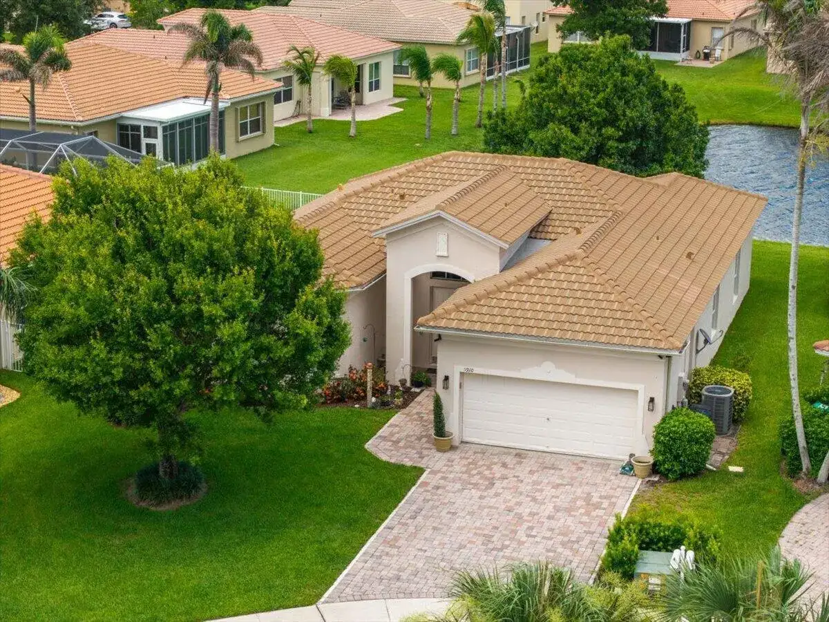 5910 Nicole Lane, Fort Pierce FL 34951 photo 2