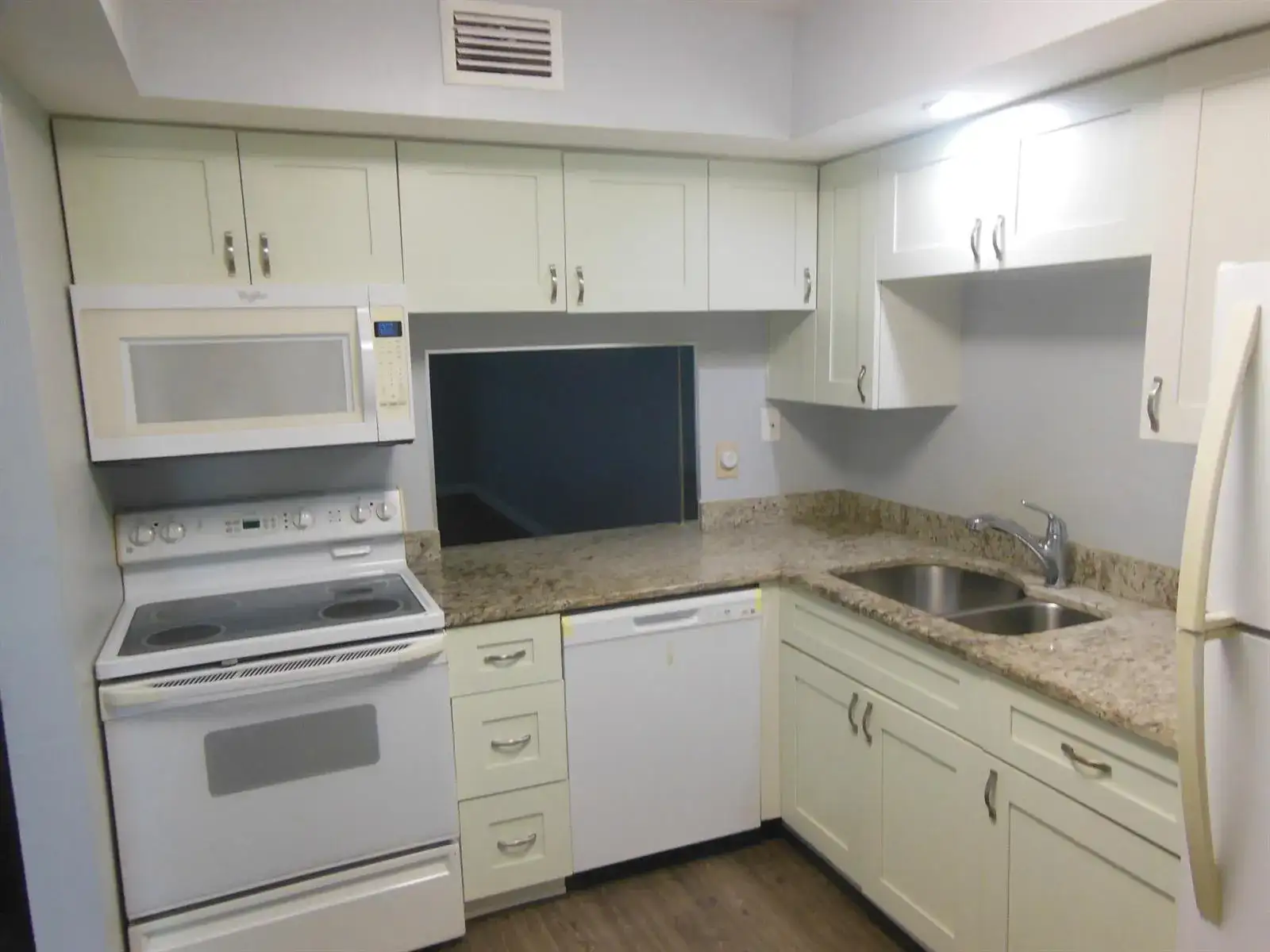 105 Lake Helen Drive, West Palm Beach FL 33411 photo 4