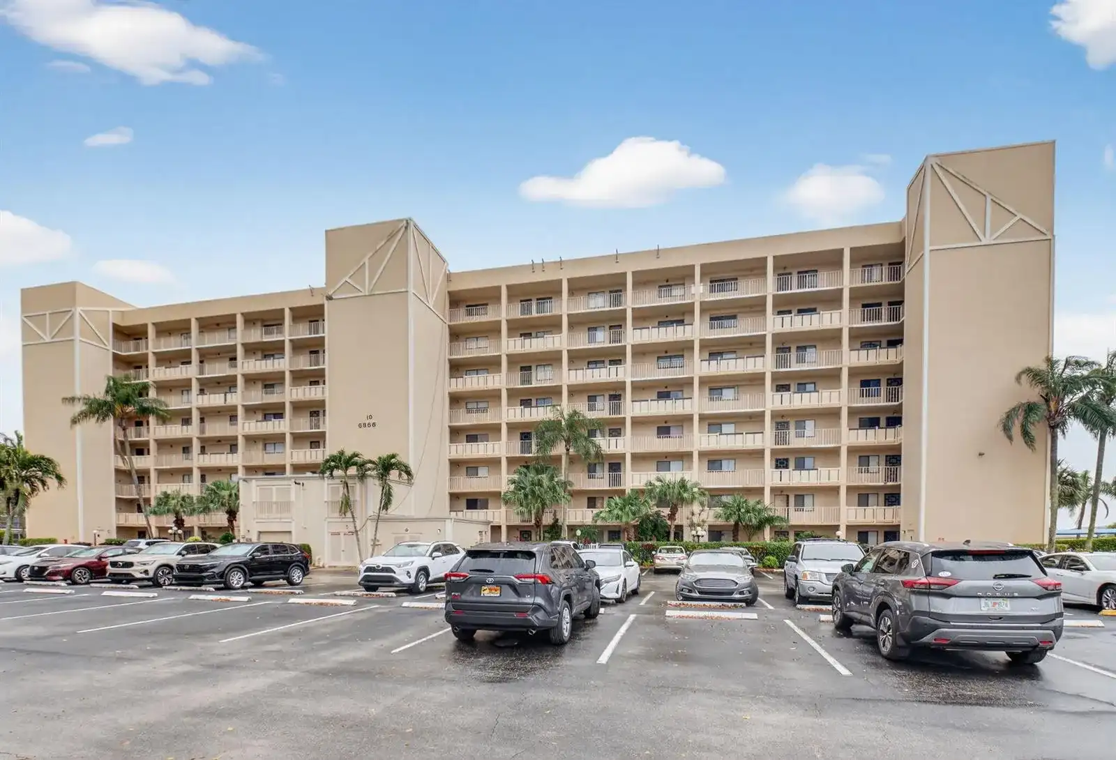 6866 HUNTINGTON Lane # 607, Delray Beach FL 33446