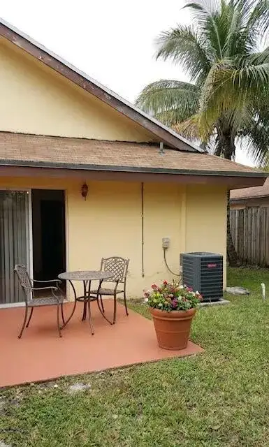 6534 HARBOUR Road, North Lauderdale FL 33068 photo 5