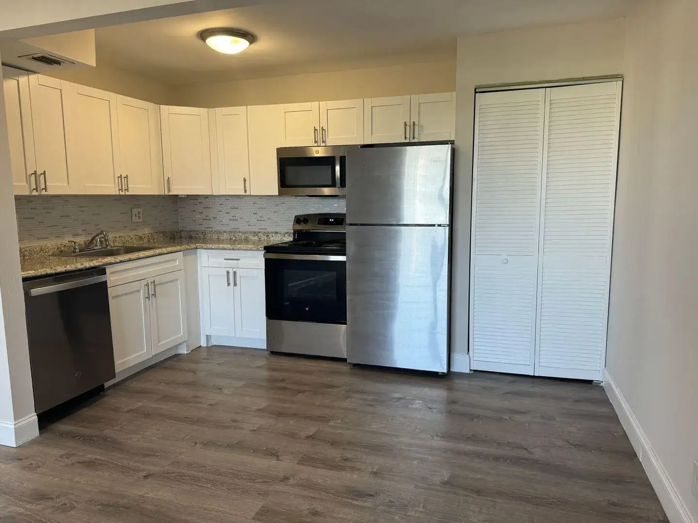 537 S SEQUOIA Drive Apt 309, West Palm Beach FL 33409