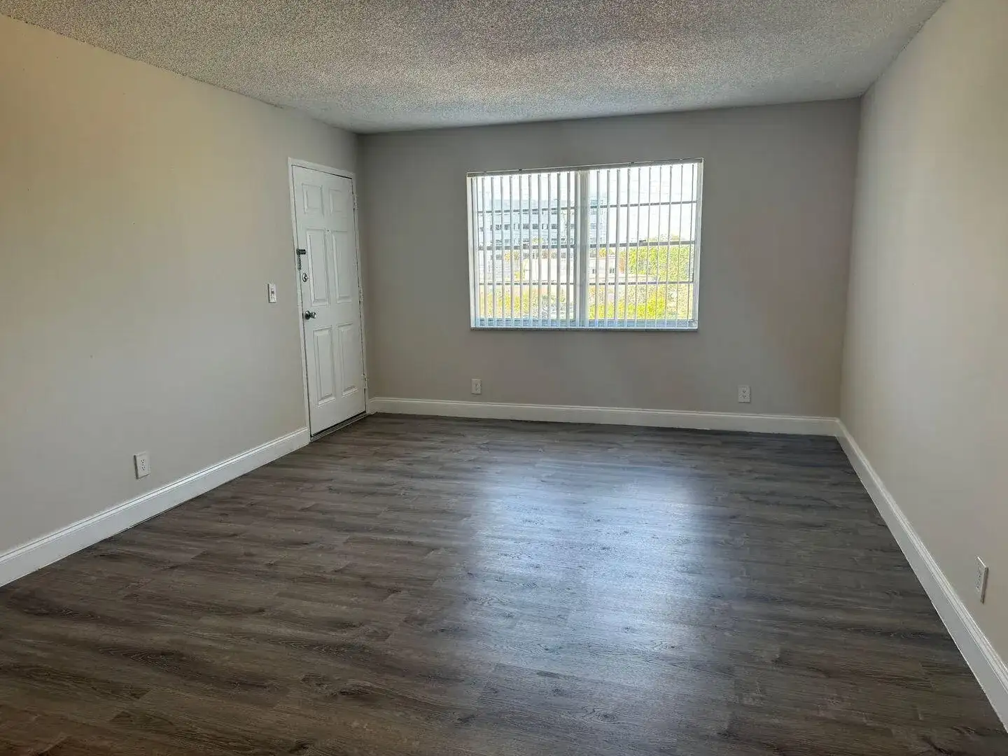 537 S SEQUOIA Drive Apt 309, West Palm Beach FL 33409 photo 3