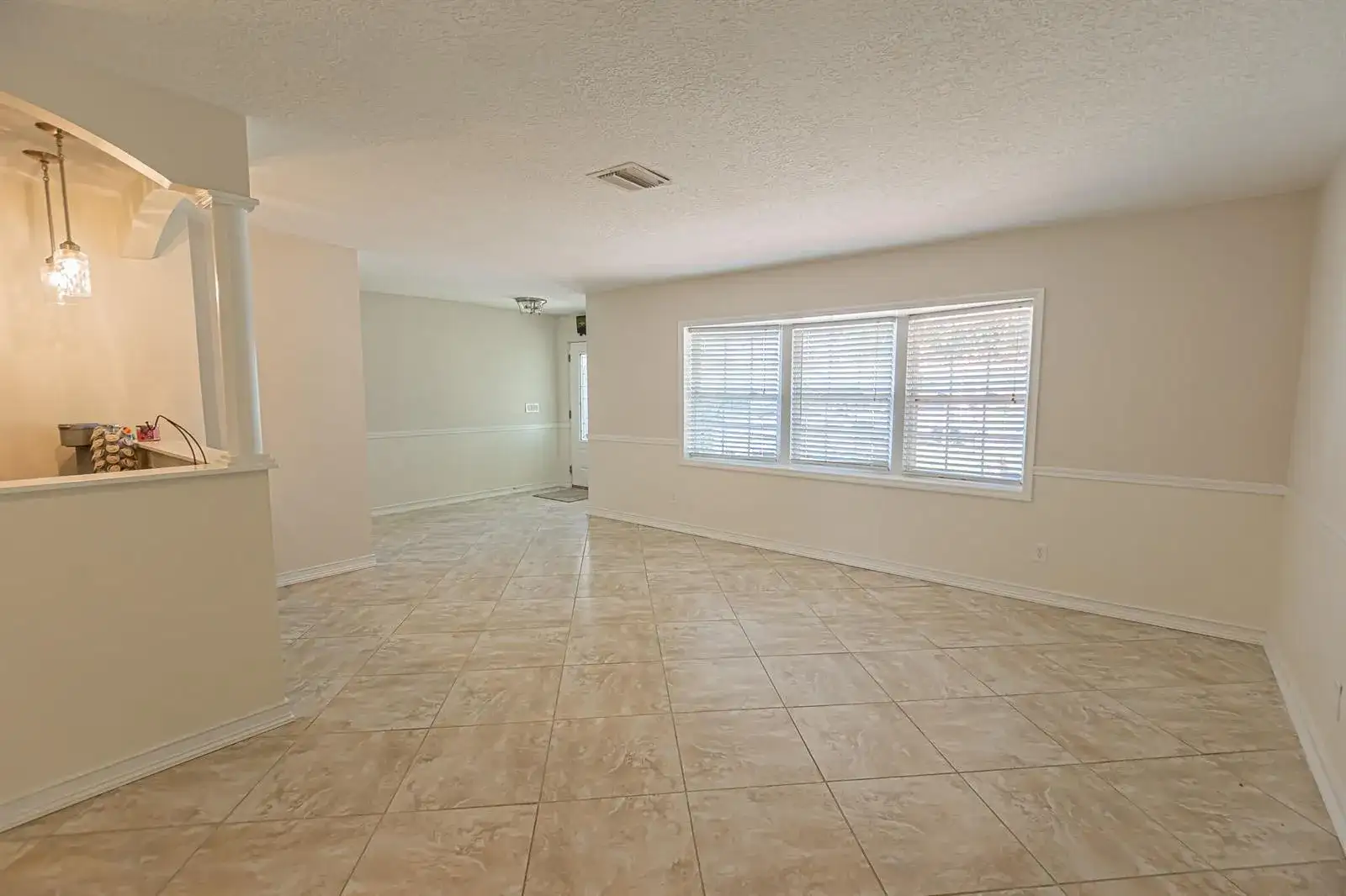 471 SE Lamon Lane, Port St. Lucie FL 34983 photo 3