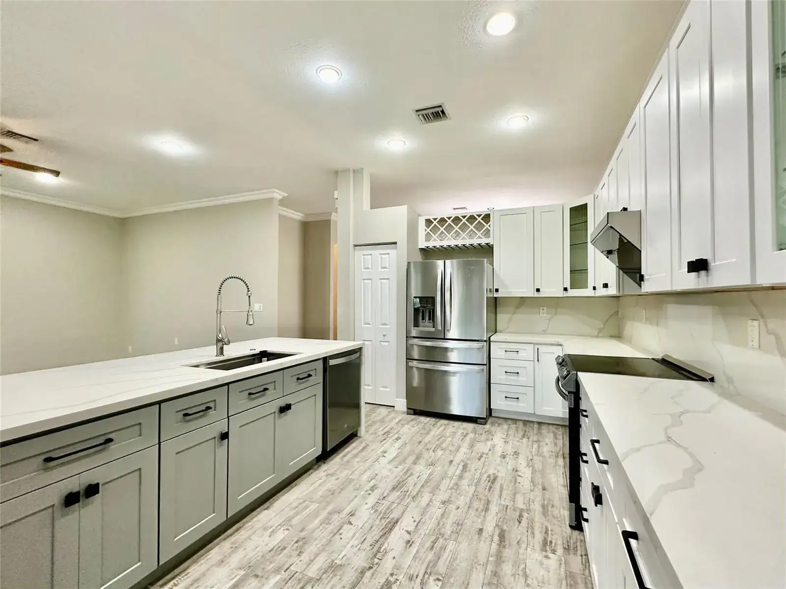 4109 W WHITEWATER Avenue, Weston FL 33332 photo 3