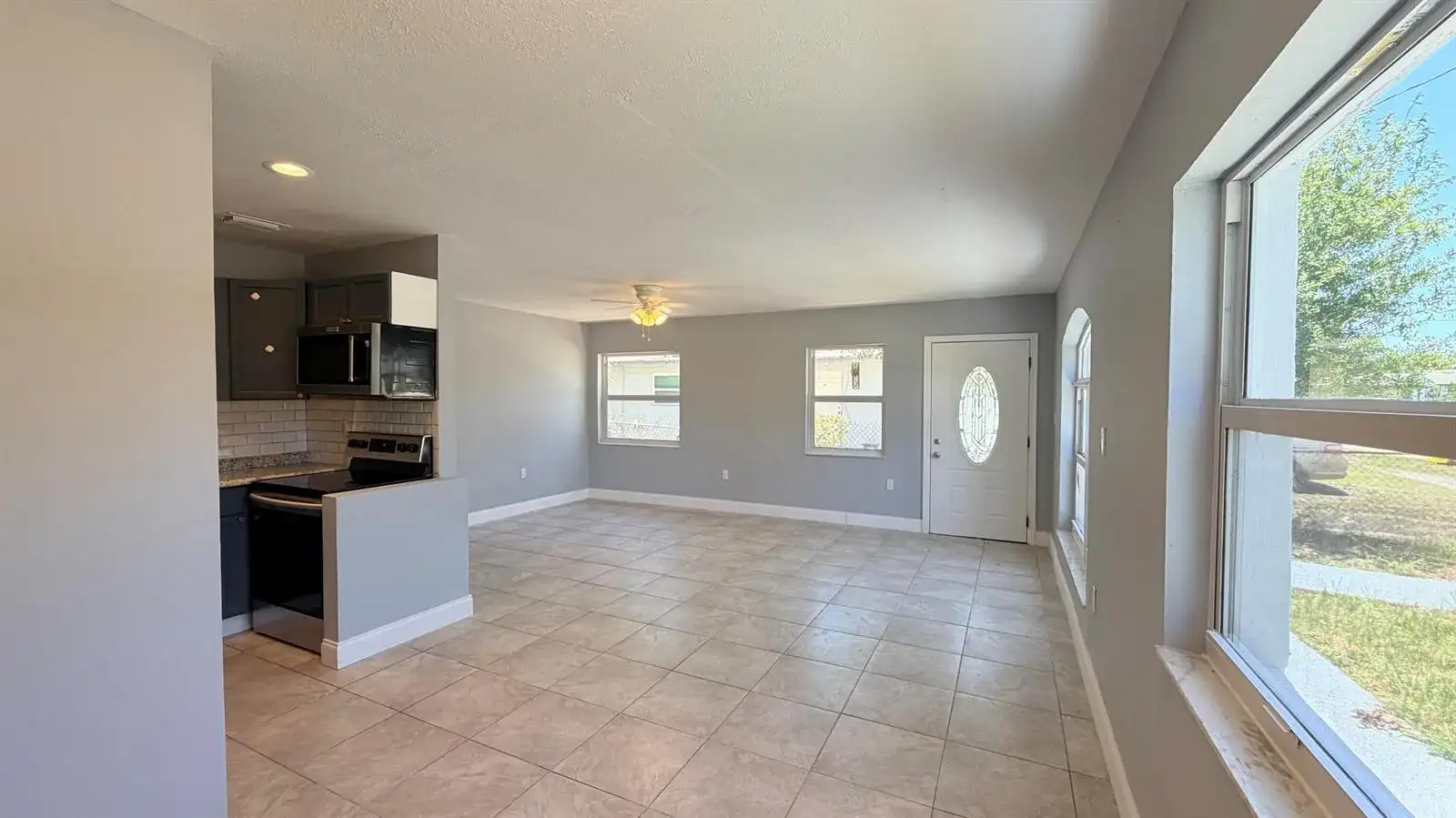 607 N 19th Street, Fort Pierce FL 34950 photo 3