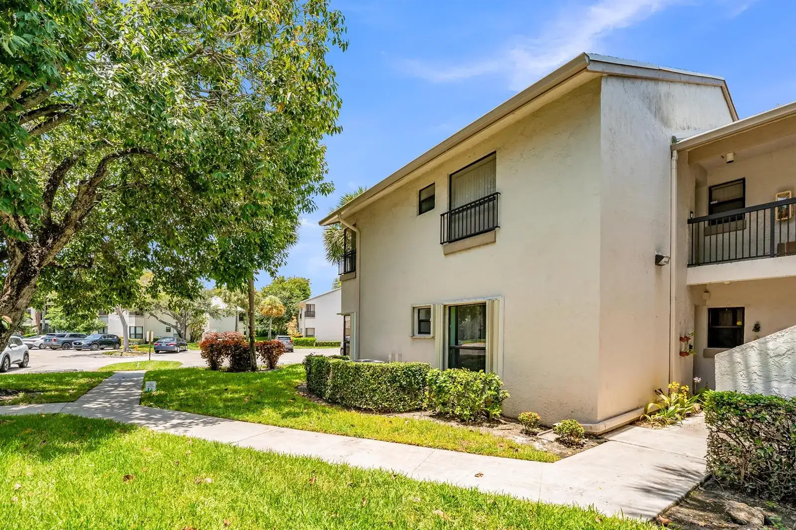 3729 NW 35th Street, Coconut Creek FL 33066 photo 4