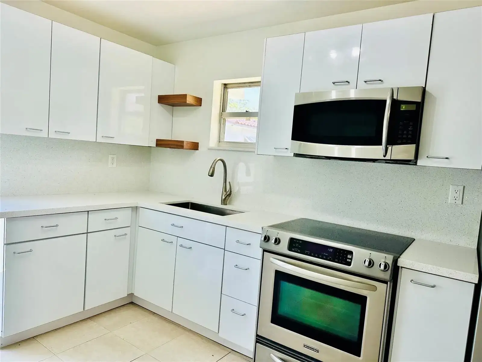 2425 Pierce Street, Hollywood FL 33020 photo 5