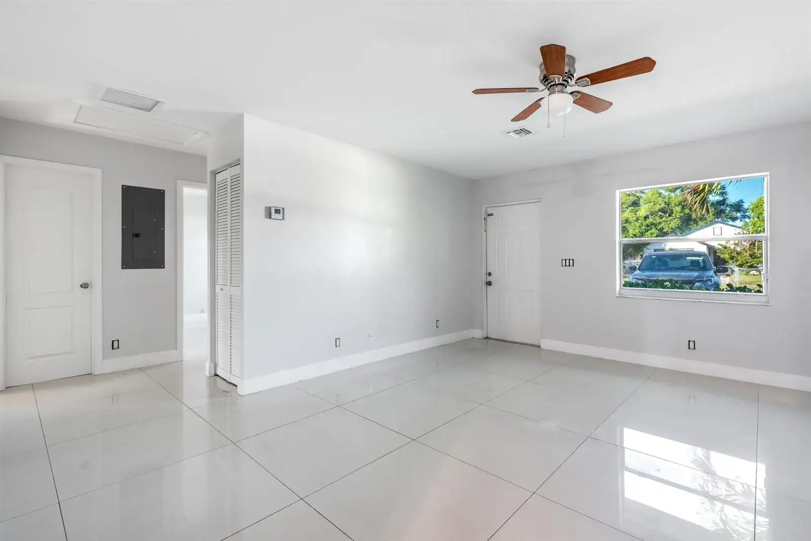 220 Perry Avenue # B, FL 33463 photo 5