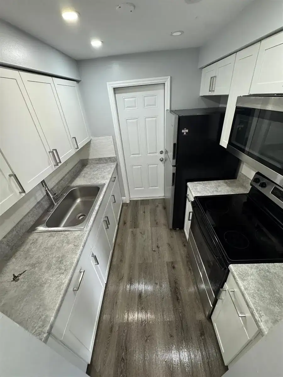 921 NE 22nd Drive, Wilton Manors FL 33305 photo 2