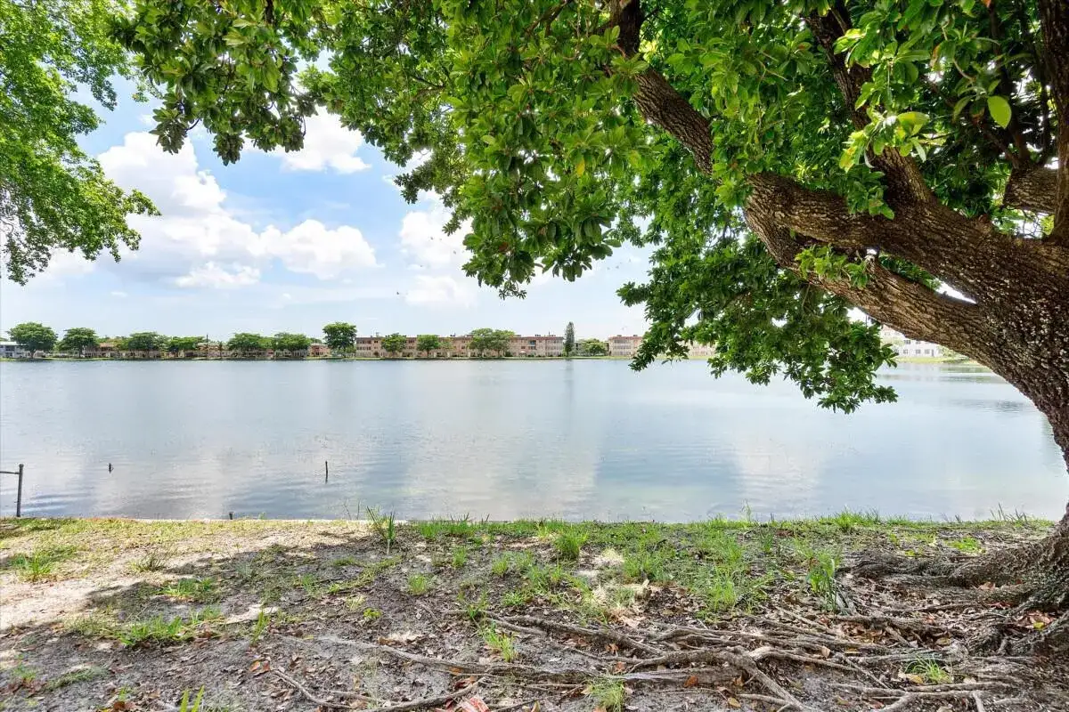 18801 NE 2ND Avenue # 1005, Miami FL 33179 photo 3