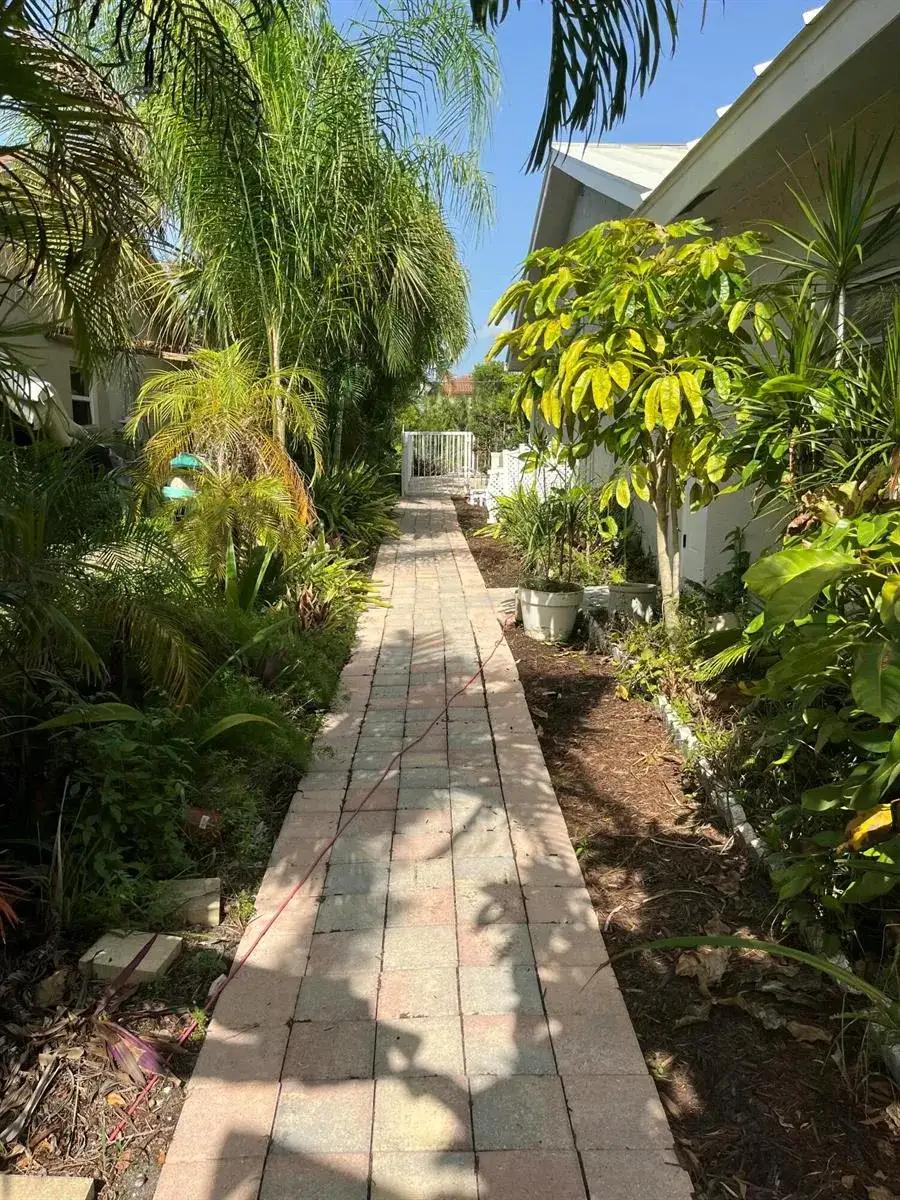 4804 MANGO Drive, Tamarac FL 33319 photo 2