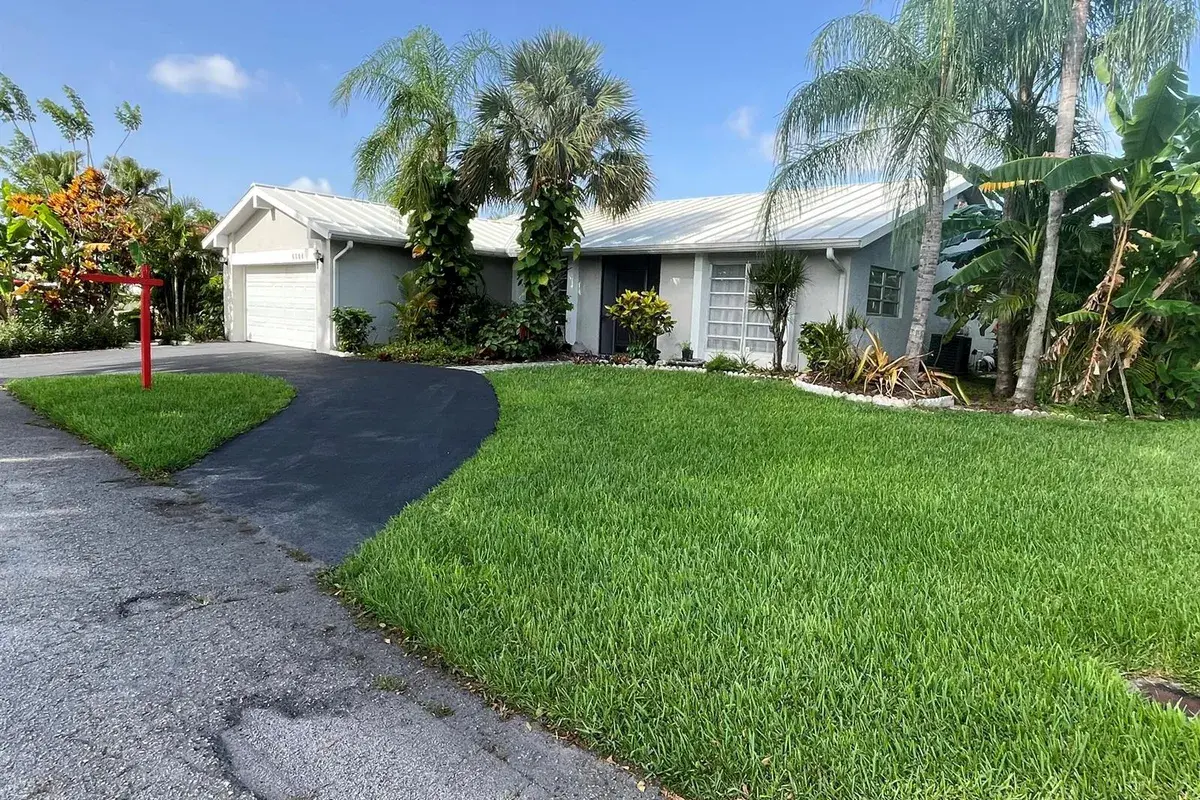 4804 MANGO Drive, Tamarac FL 33319