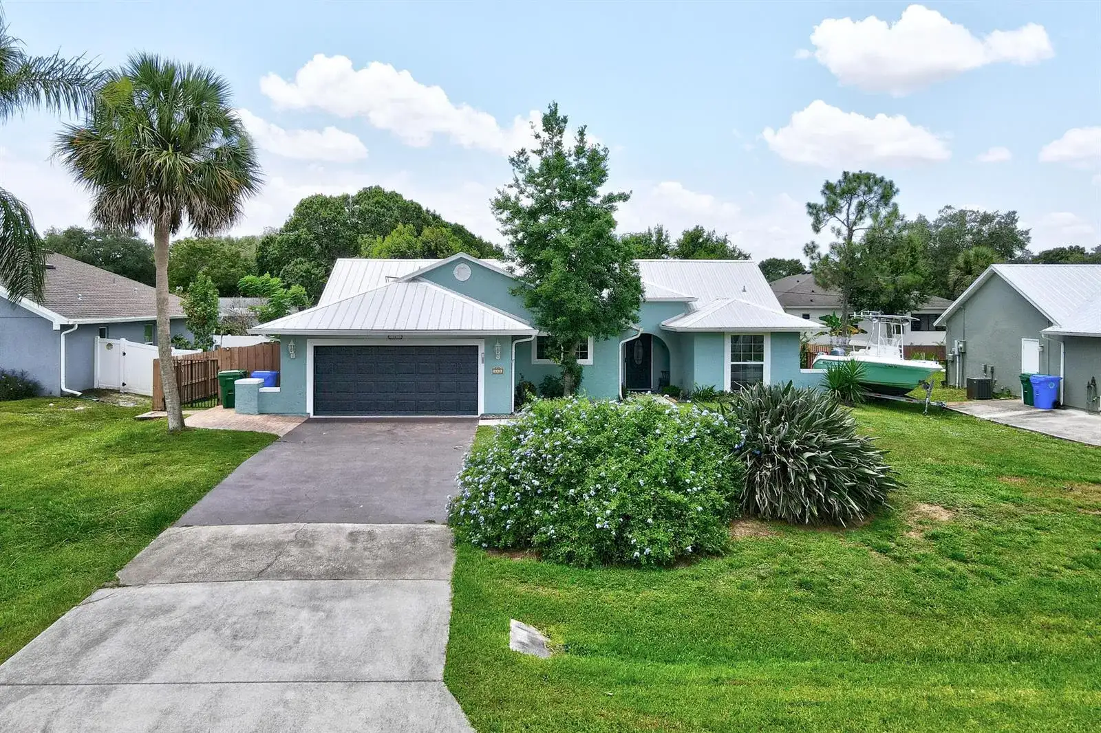 843 Vocelle Avenue, Sebastian FL 32958 photo 2