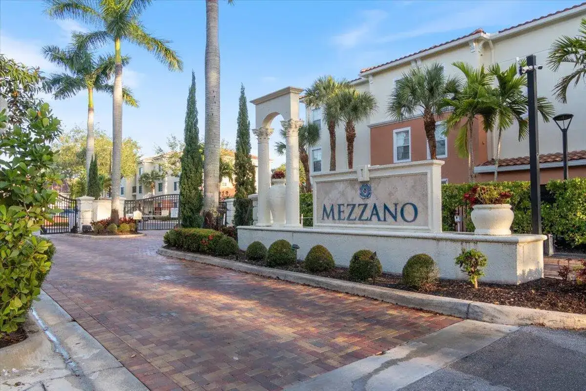 9857 Baywinds Drive # 9112, West Palm Beach FL 33411 photo 2