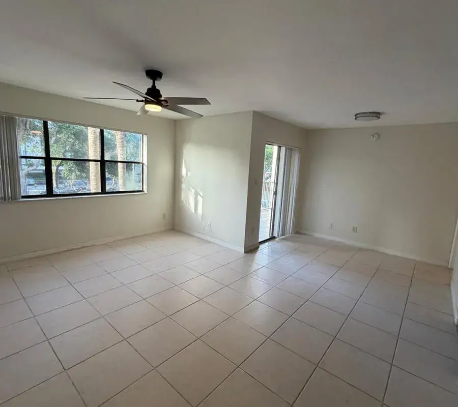 540 S Park Road # 9, Hollywood FL 33021