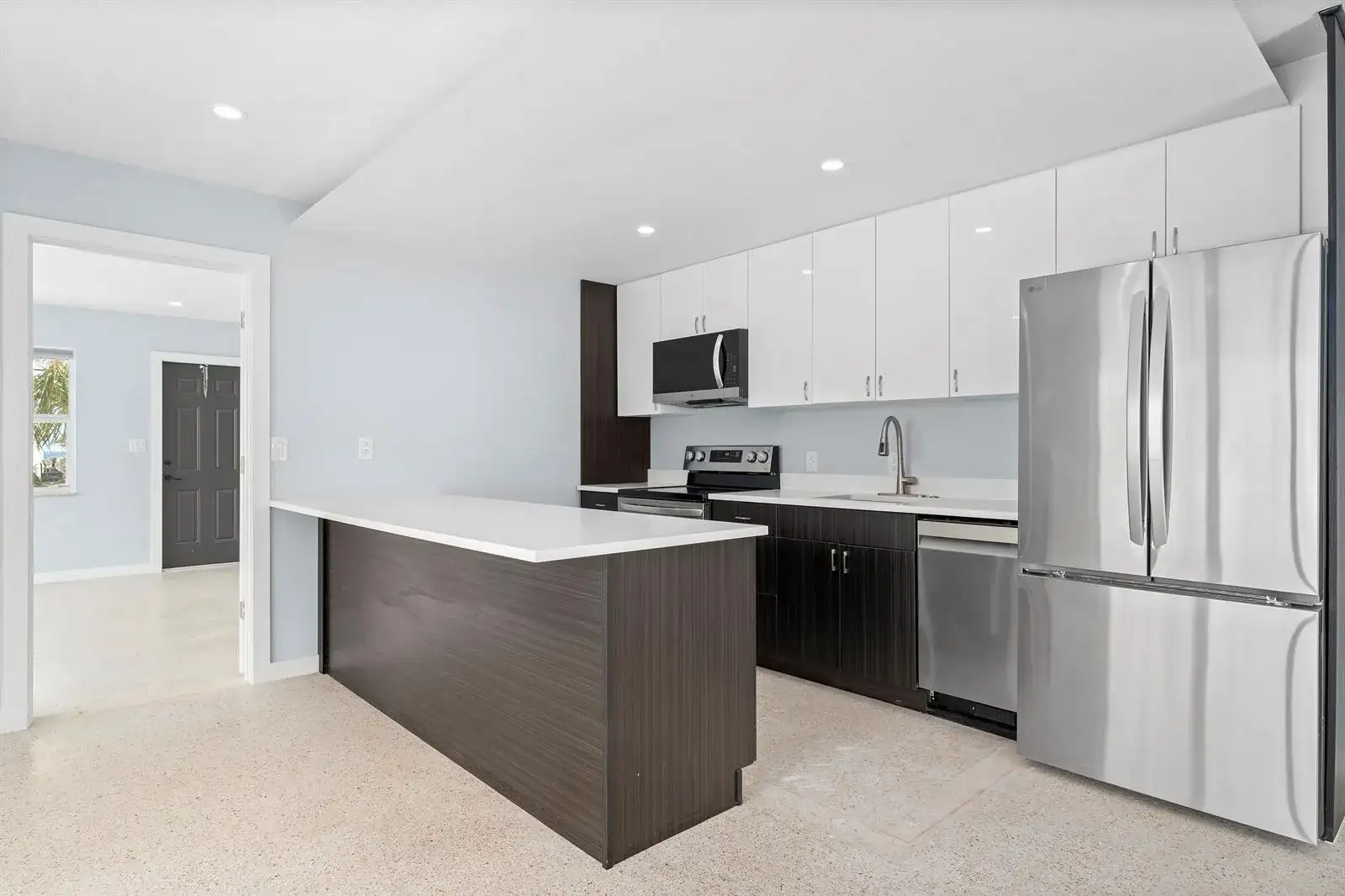 3220 NE 7TH Place # 3, Pompano Beach FL 33062 photo 2