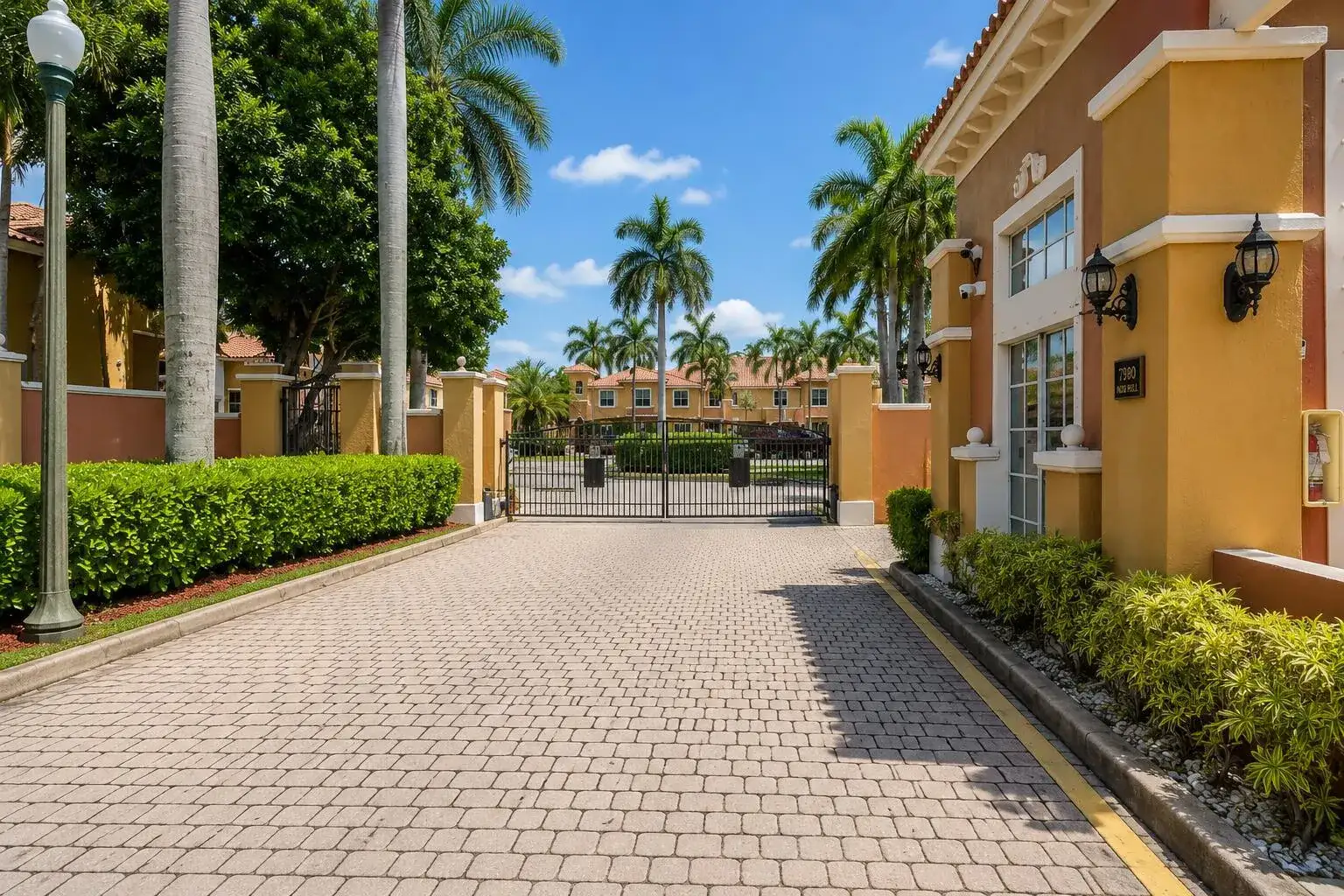 732 SW 106th Avenue # 2011, Pembroke Pines FL 33025 photo 4