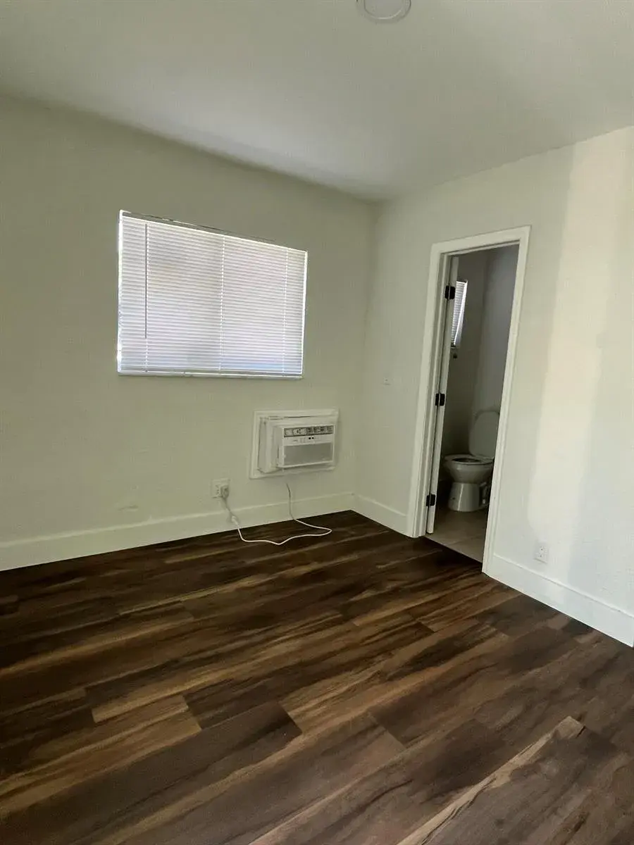 2300 NW 6th Street # 4, Fort Lauderdale FL 33311