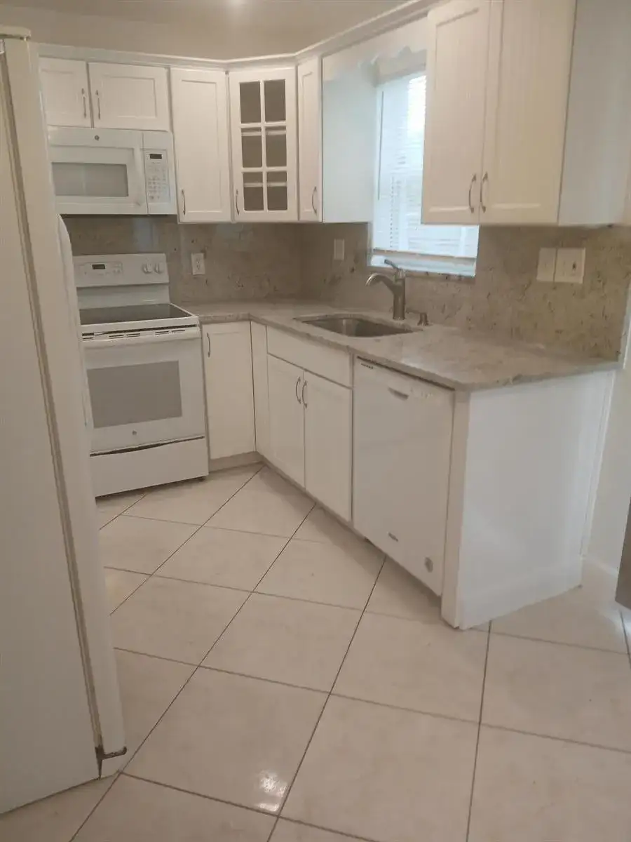 4289 S Mary Circle, Palm Beach Gardens FL 33410 photo 2