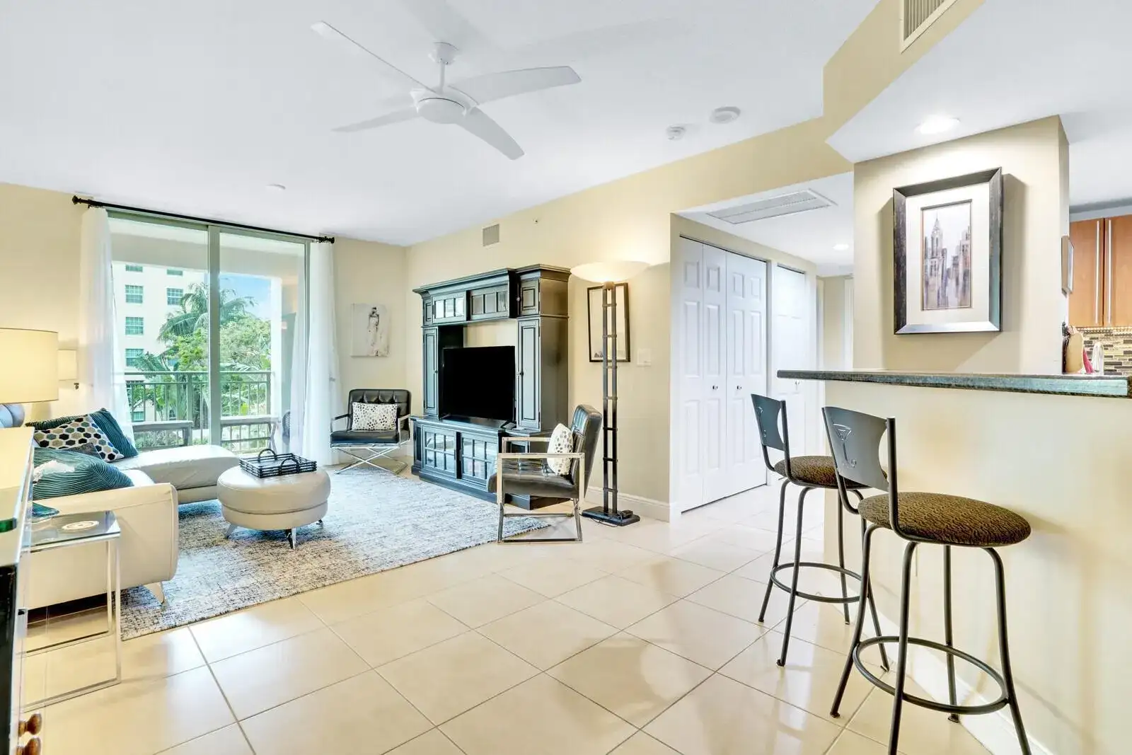 610 CLEMATIS Street # 401, West Palm Beach FL 33401 photo 2