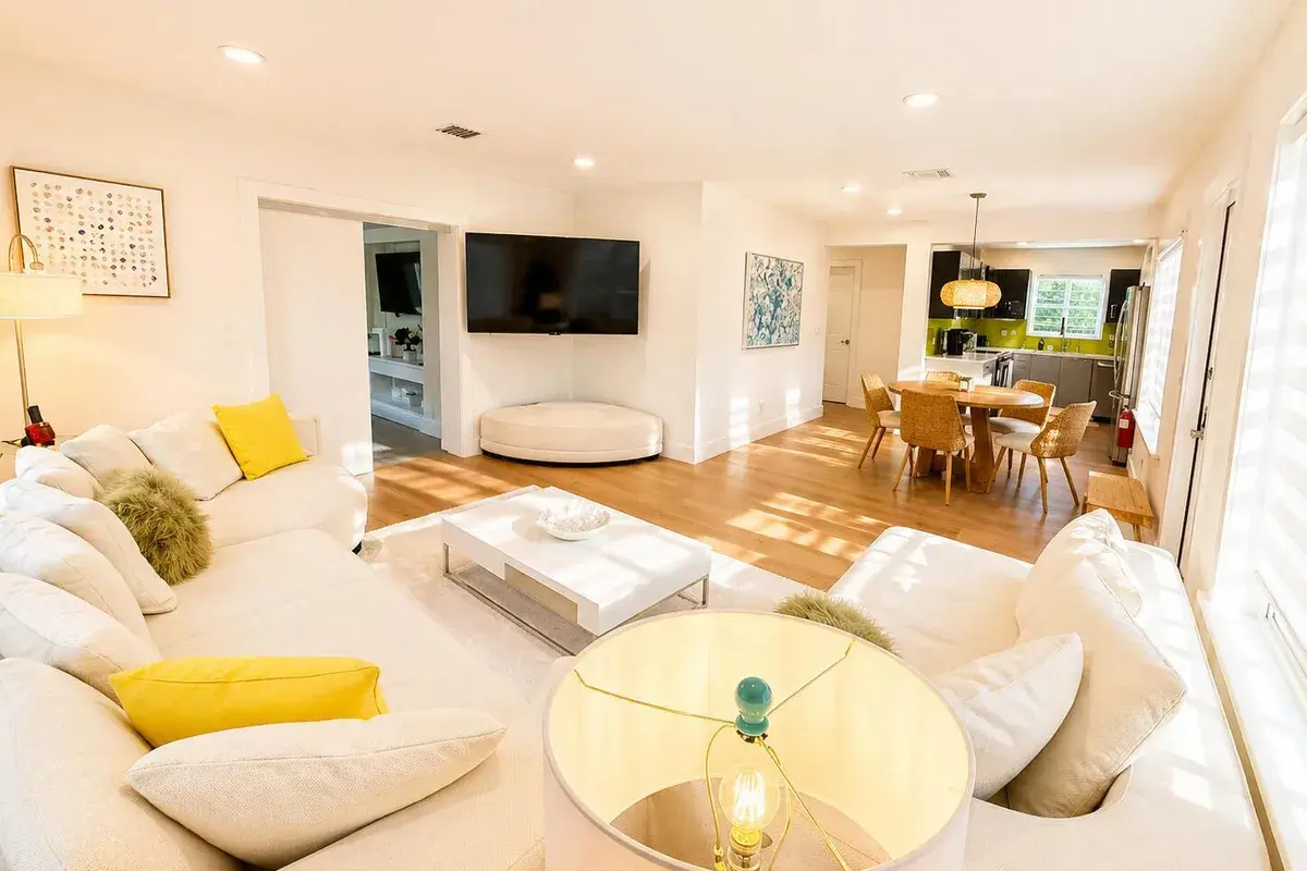 800 SE 11TH Court, Fort Lauderdale FL 33316