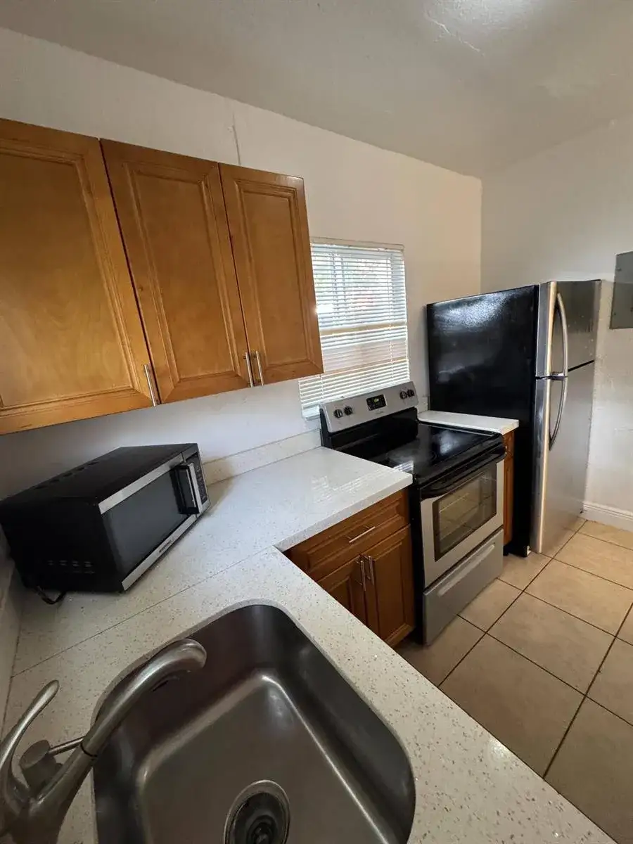 1960 SW 41ST Avenue # 6A, Fort Lauderdale FL 33317 photo 4