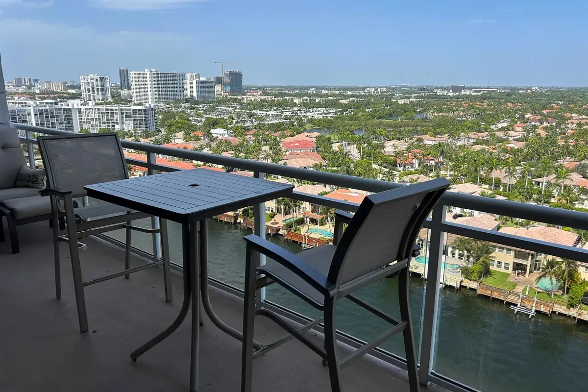 1600 S Ocean Drive, Hollywood FL 33019