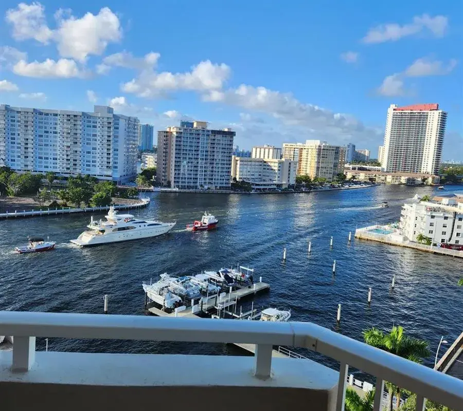 1965 S Ocean Drive # 9q, Hallandale Beach FL 33009
