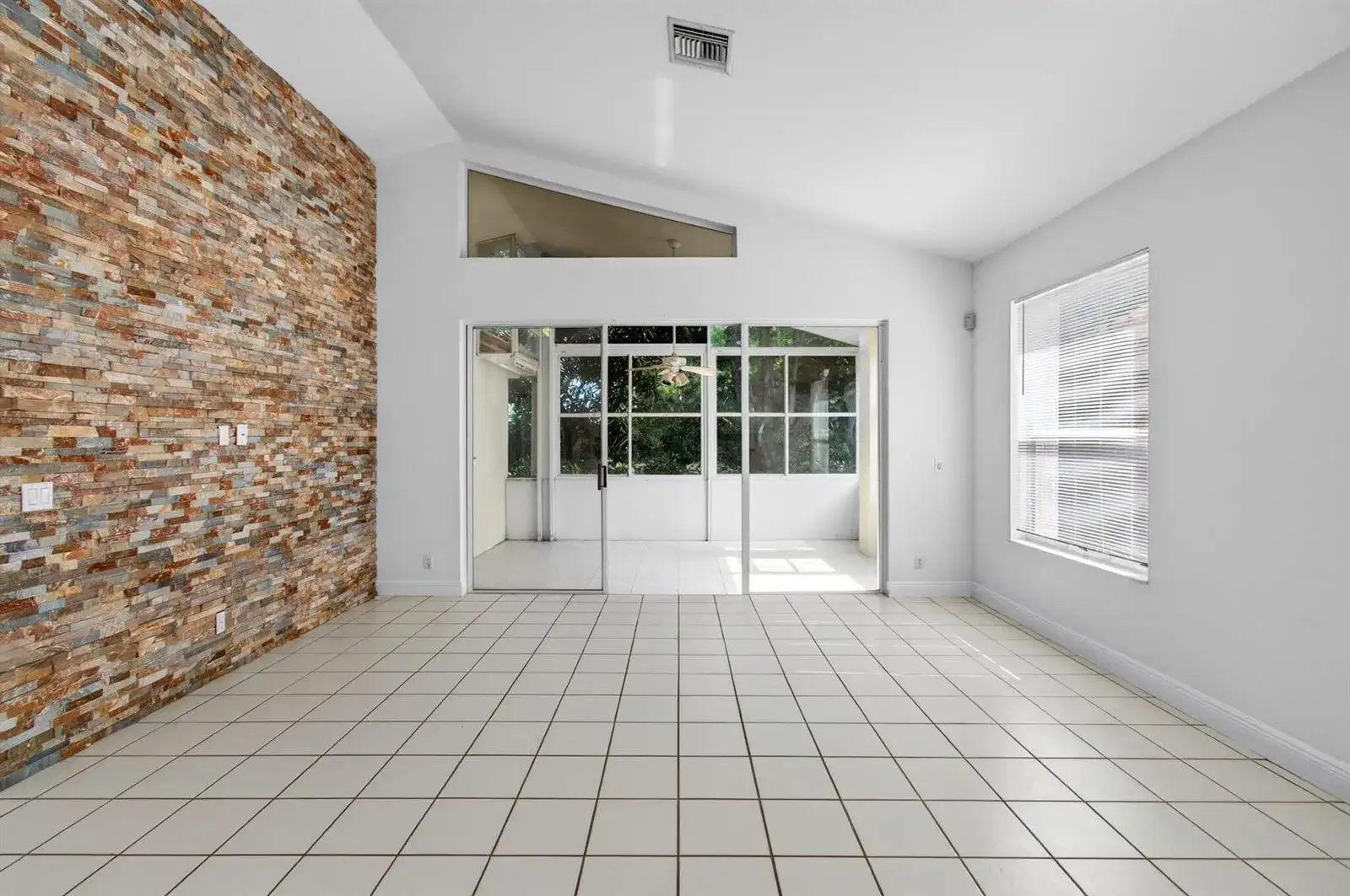 5225 Brookview Drive, Boynton Beach FL 33437 photo 2