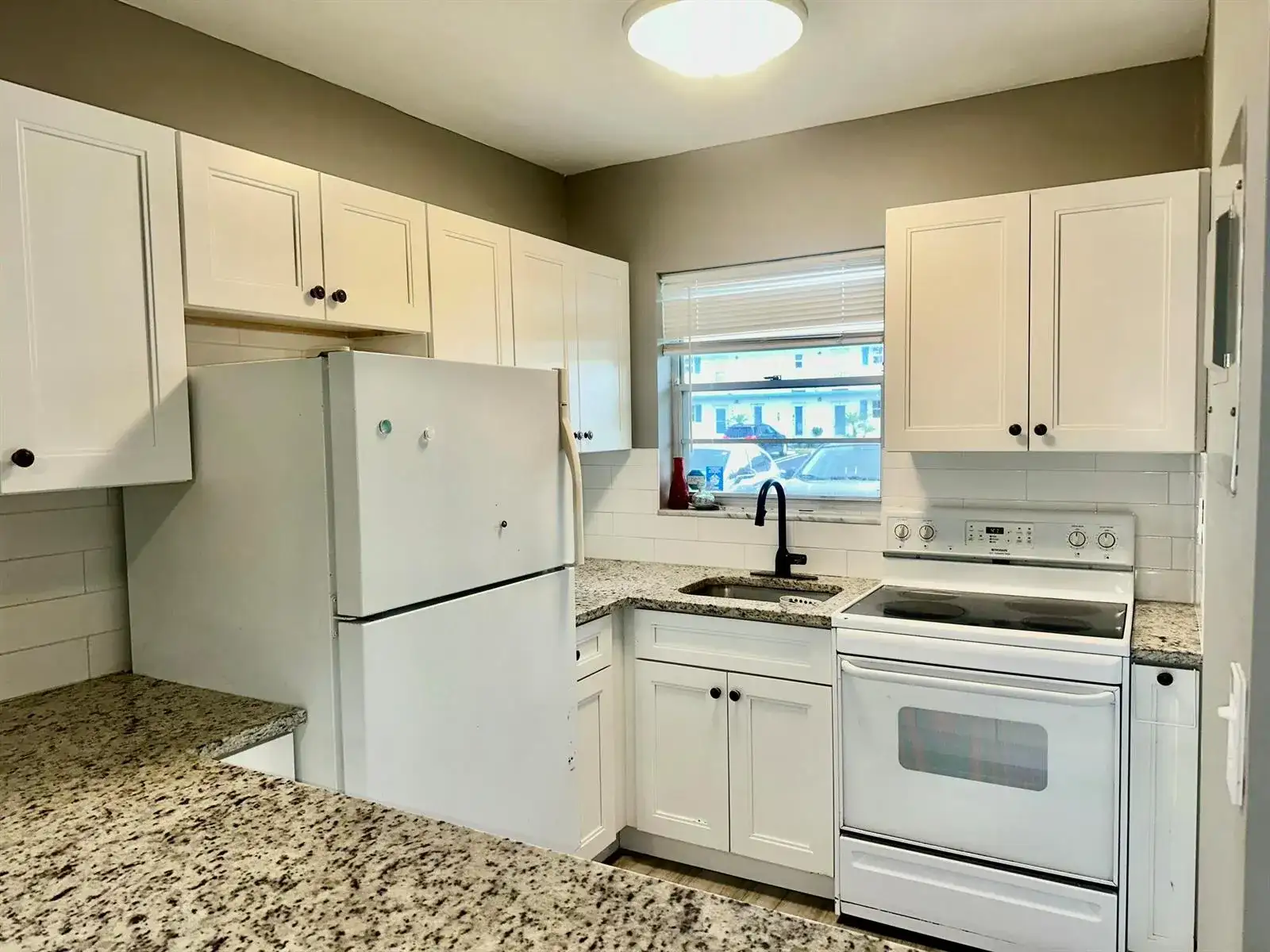 1113 LAKE Terrace # 107, Boynton Beach FL 33426 photo 3
