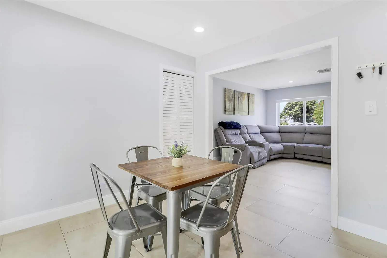 2488 Pineway Drive, West Palm Beach FL 33415