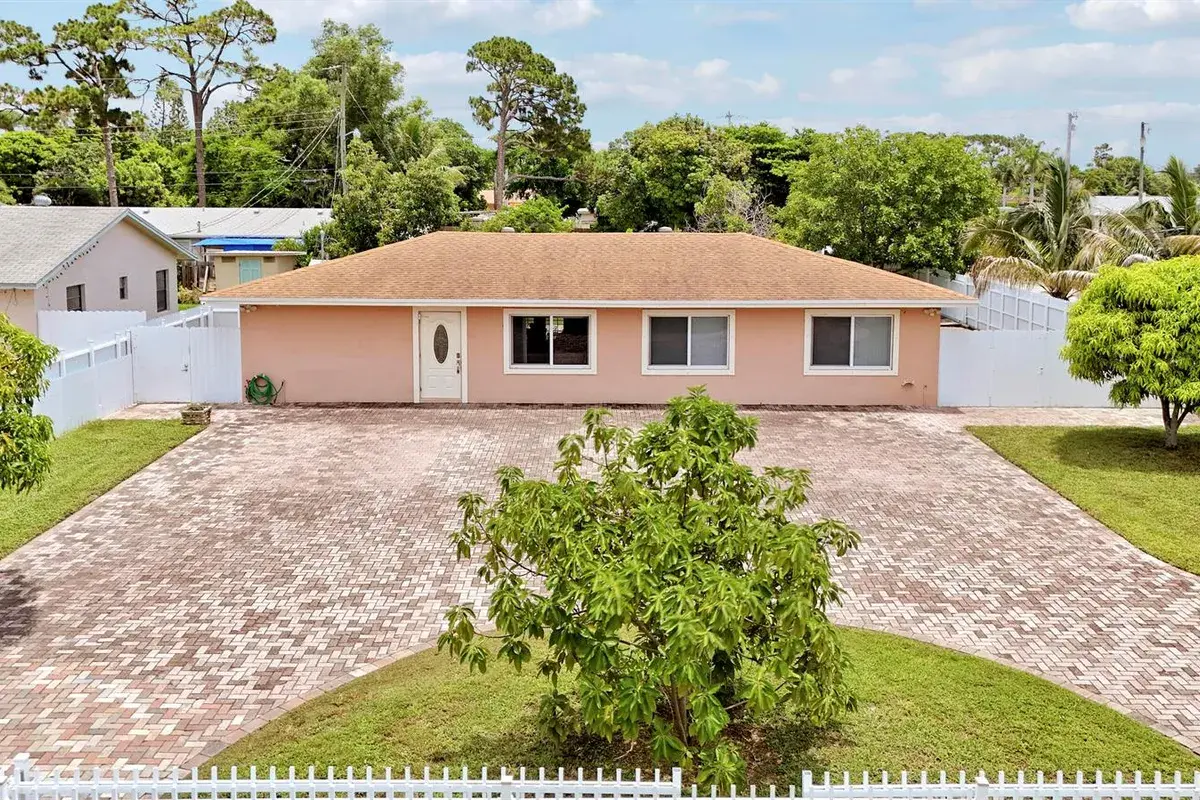 2488 Pineway Drive, West Palm Beach FL 33415