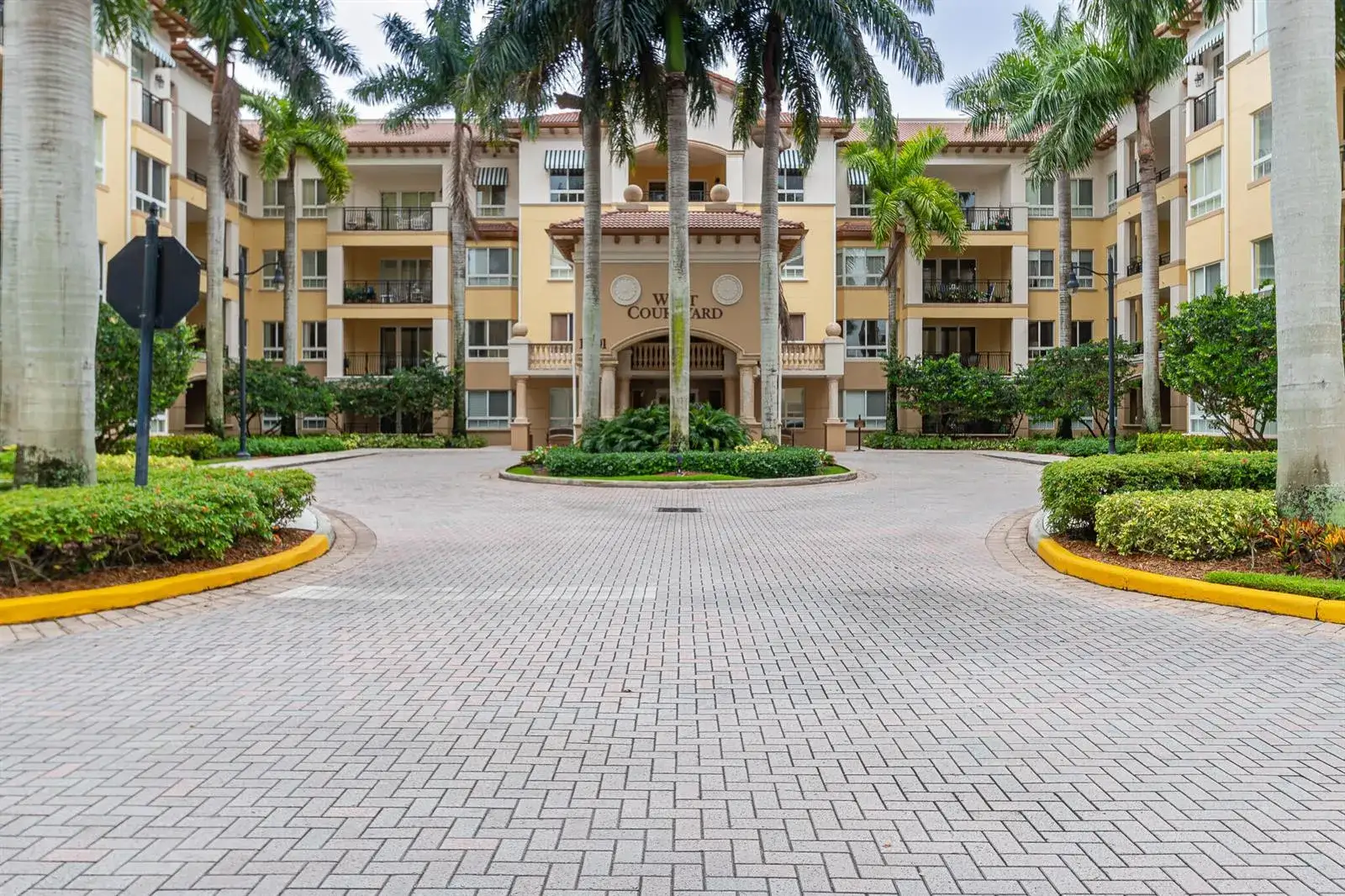 16101 EMERALD ESTATES Drive # 146, Weston FL 33331